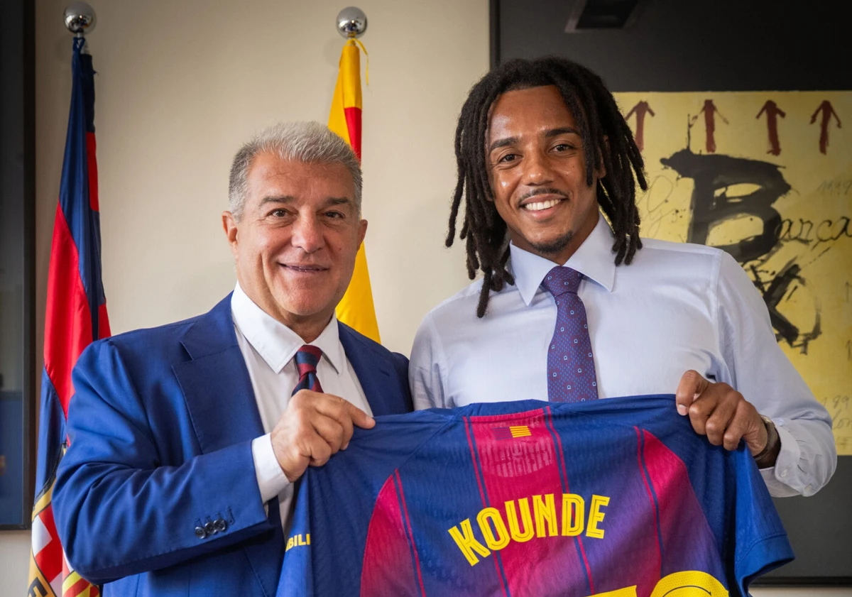 Joan Laporta e Koundé (créditos: Barcelona)