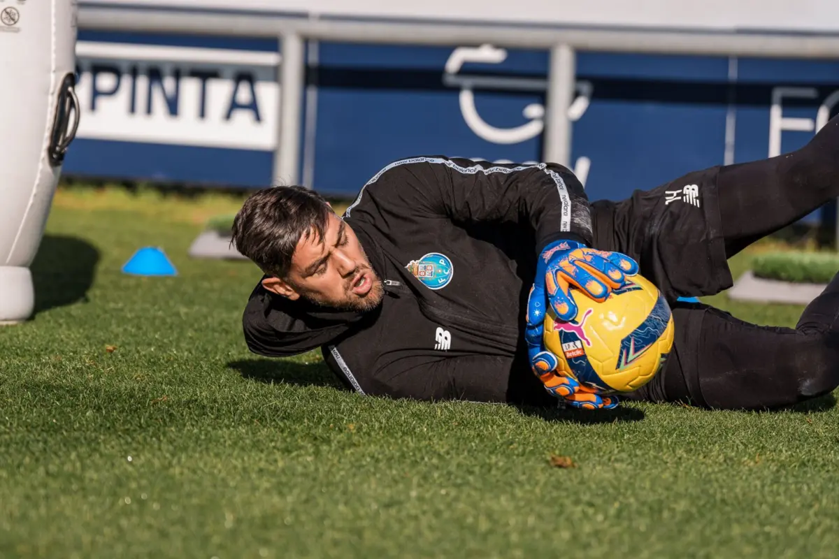 Cláudio Ramos vai ser titular contra o Sintrense