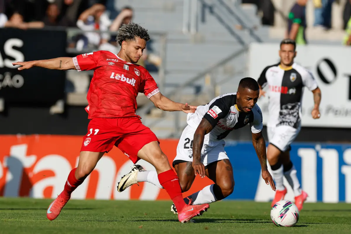Pastor não quer voltar a vestir a camisola do Farense (Créditos: Lusa)