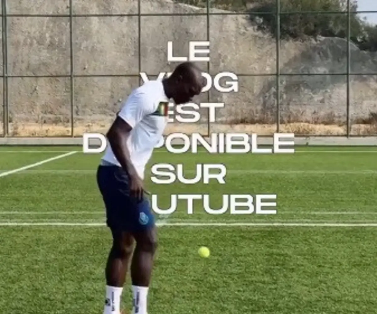 Imagem de contexto do artigo Aboubakar dá toques numa bola de ténis com calções do FC Porto: ora veja