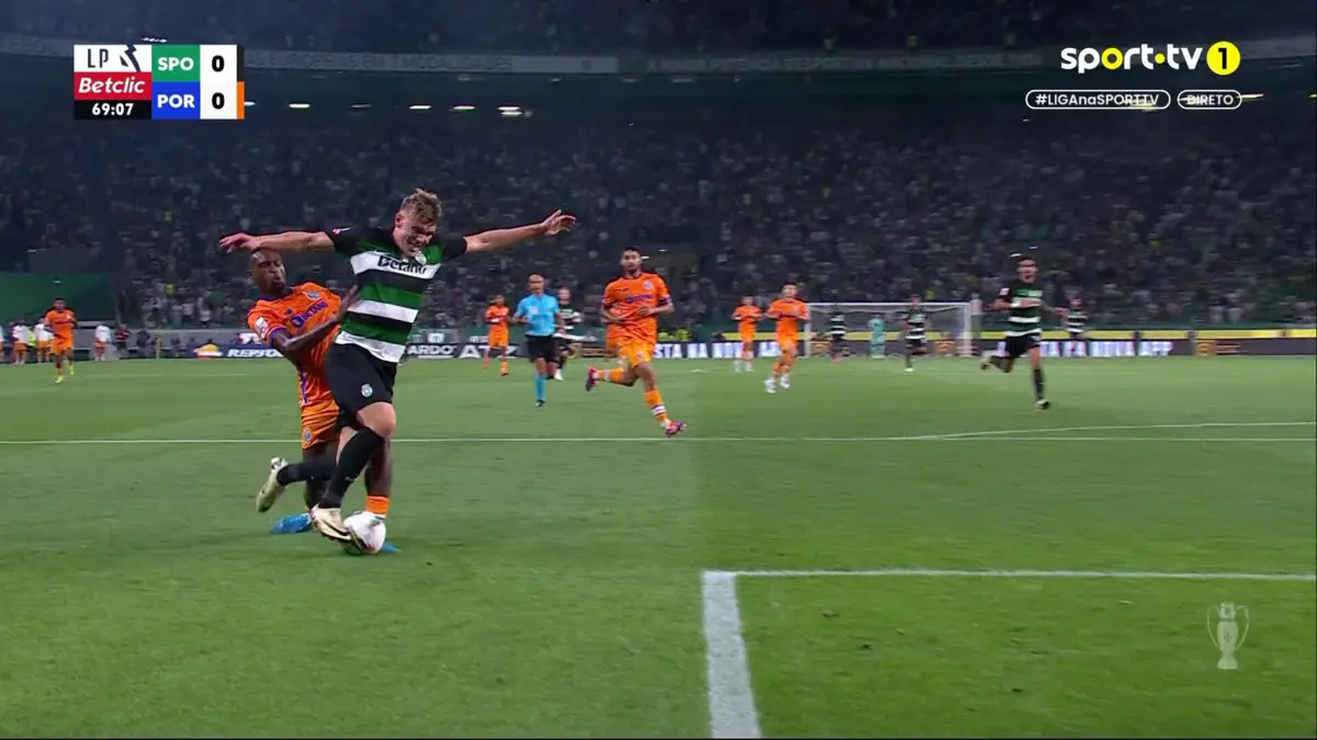 Imagem de contexto do artigo Veja o penálti de Otávio sobre Gyokeres e o golo de penálti do sueco no Sporting-FC Porto