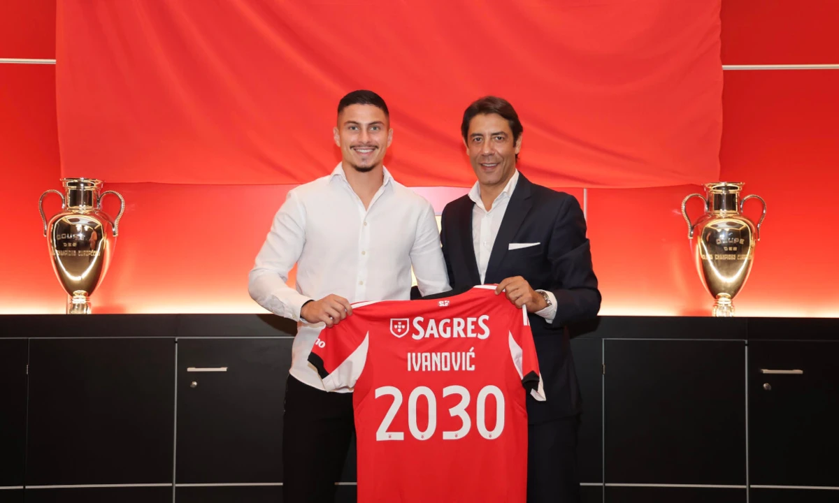 Ivanovic com o presidente Rui Costa