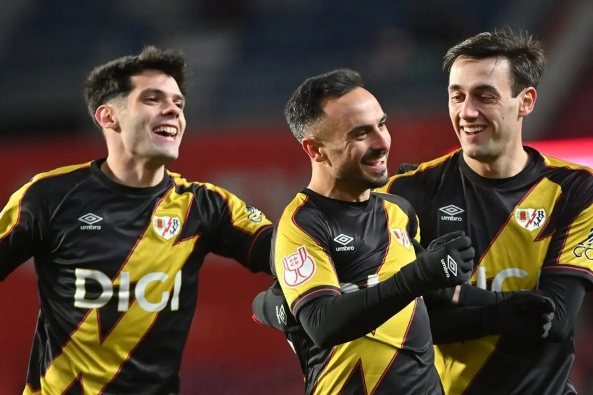 Imagem de contexto do artigo Rayo Vallecano nos "oitavos" da Taça do Rei: alvo do Sporting não saiu do banco