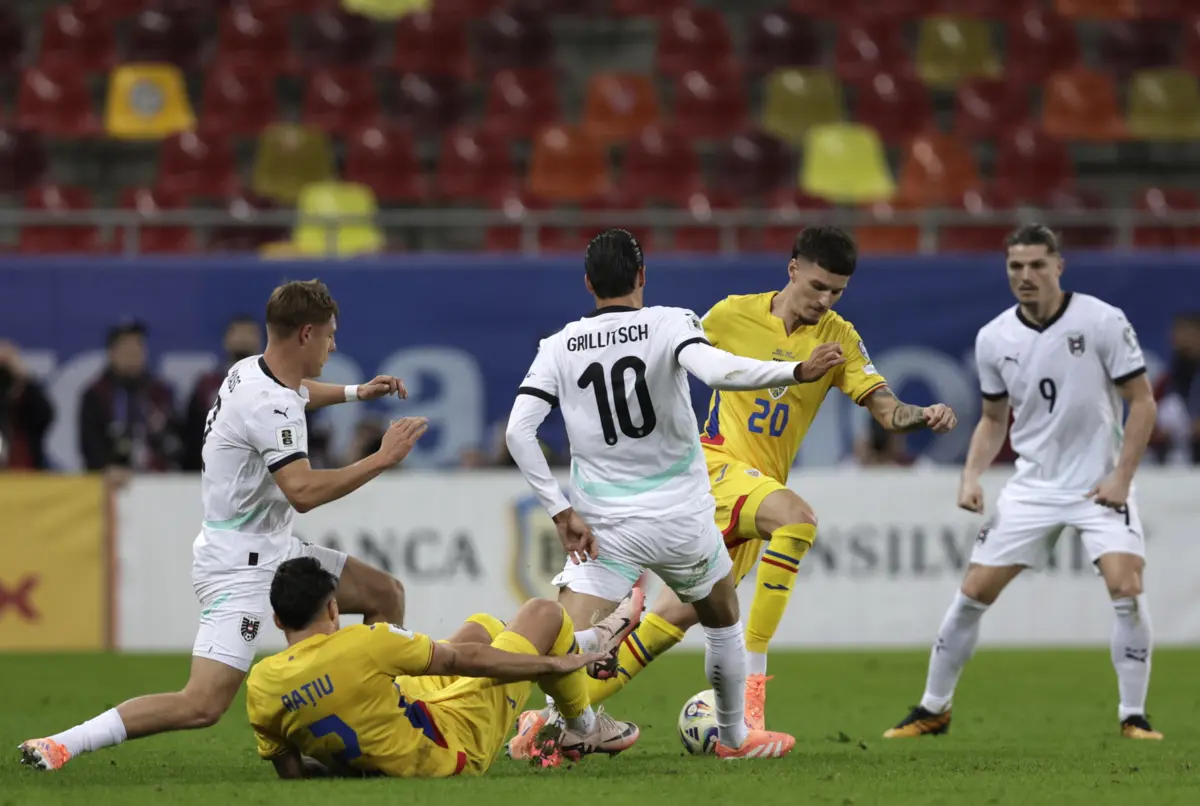 Grillitsch, de costas