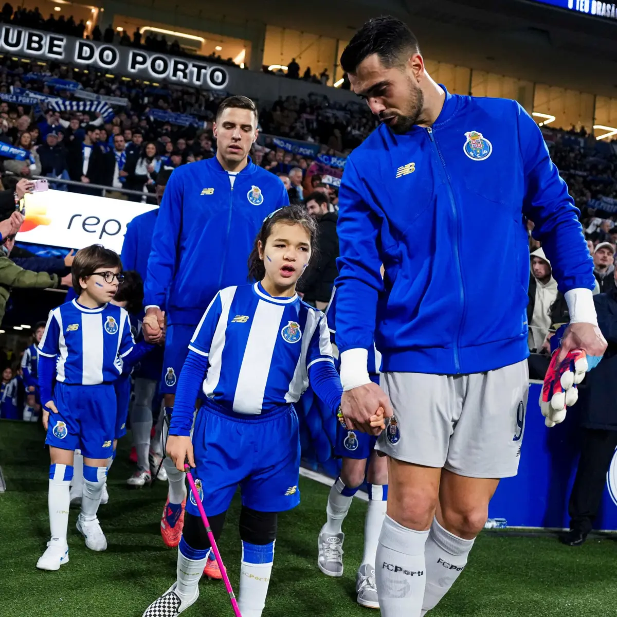 Imagem de contexto do artigo Crianças abrilhantaram entrada do FC Porto em campo no jogo contra o Aves SAD