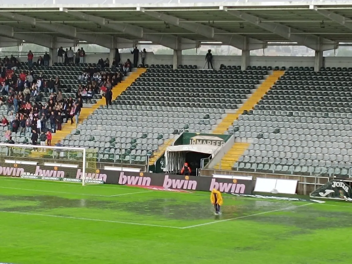 Imagem de contexto do artigo Rio Ave-Estrela da Amadora adiado para segunda-feira e com novo horário