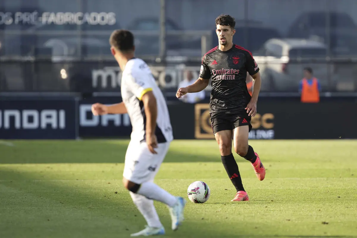 Imagem de contexto do artigo Longe do Crystal Palace e da saída do Benfica: Tomás Araújo é para ficar