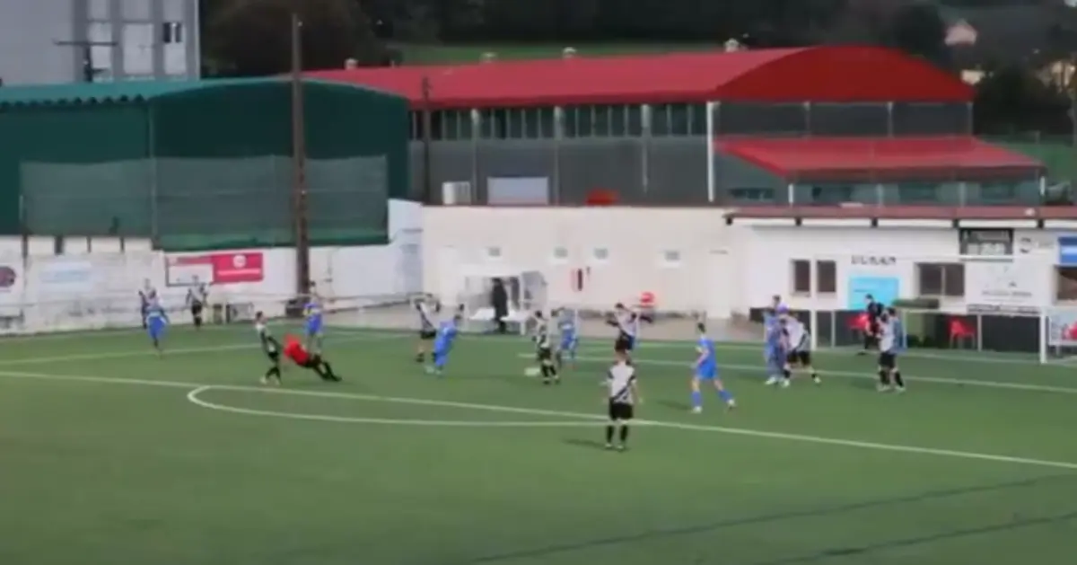 Imagem de contexto do artigo A expulsão mais ridícula do ano: veja a jogada