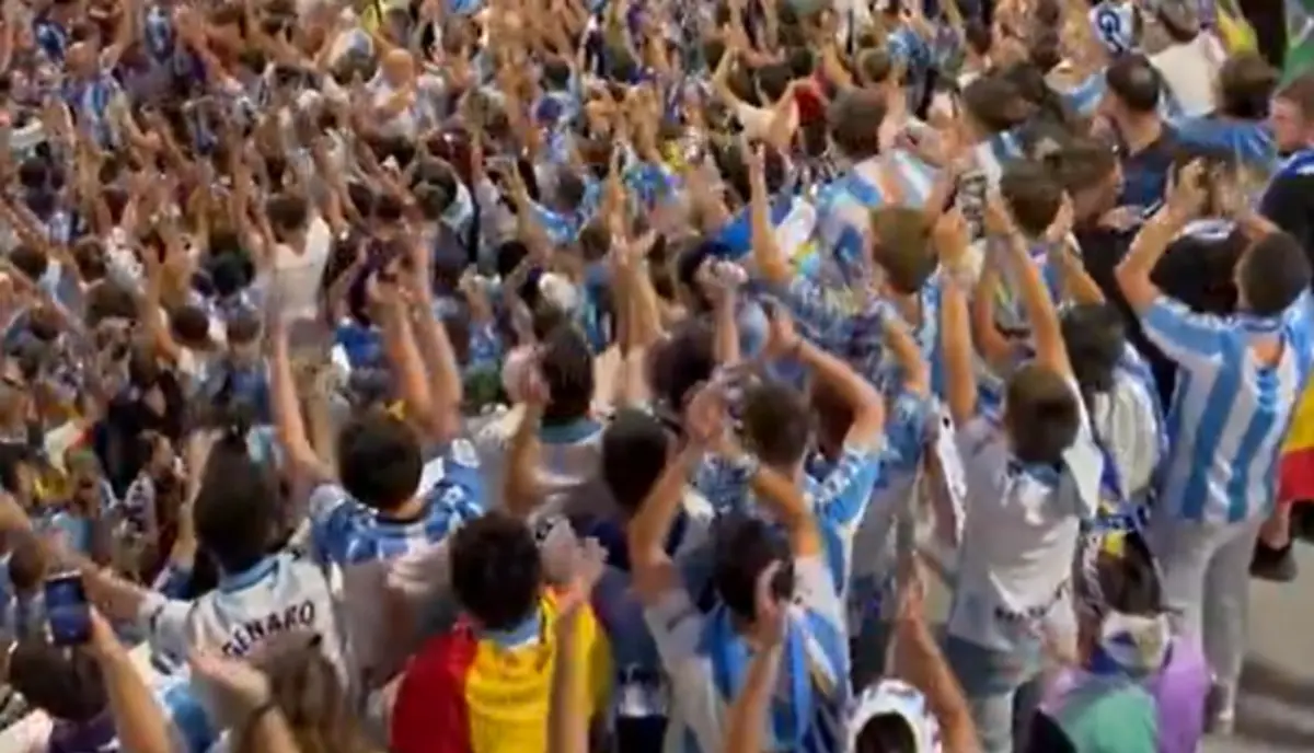Imagem de contexto do artigo Festa no aeroporto: Málaga sobe de divisão e milhares de adeptos esperam equipa