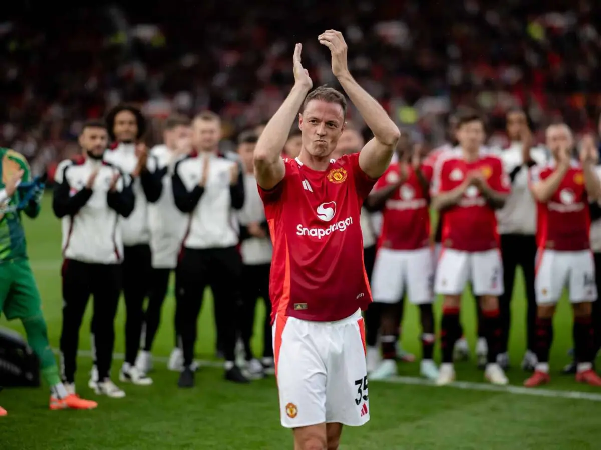 Jonny Evans na despedida dos relvados (créditos: Manchester United)