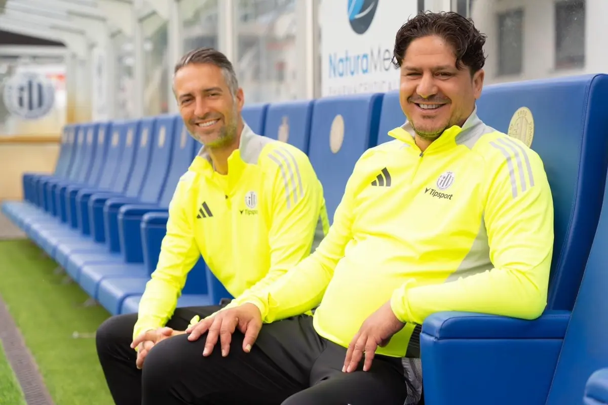 Miguel Santos, à esquerda, e Pedro Resende, à direita