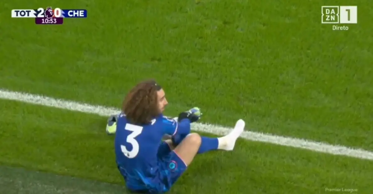Imagem de contexto do artigo Cucurella trocou de chuteiras após segundo golo do Tottenham. Veja o vídeo