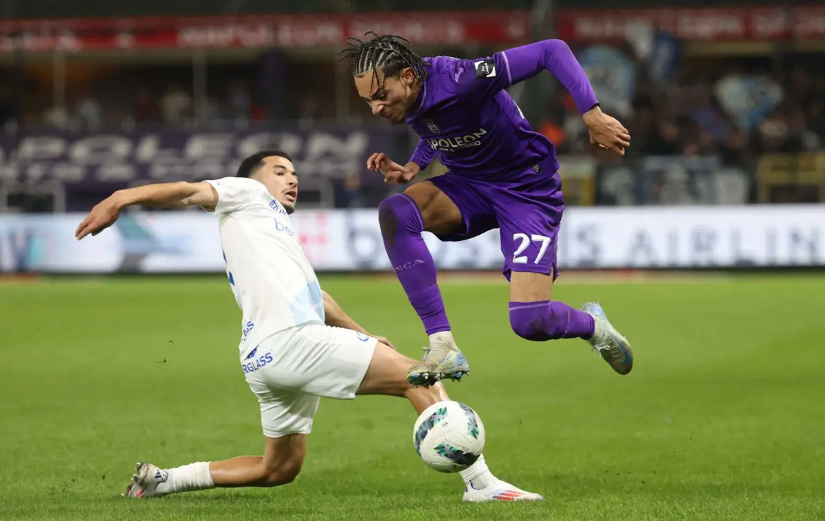 Zakaria El Ouahdi, à esquerda (Créditos: AFP)