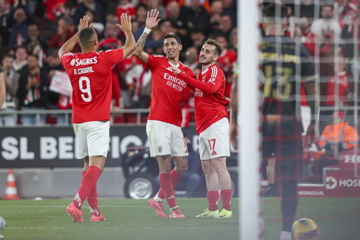 Imagem de contexto do artigo Di María e nota artística: Benfica goleia Estrela da Amadora na Taça de Portugal