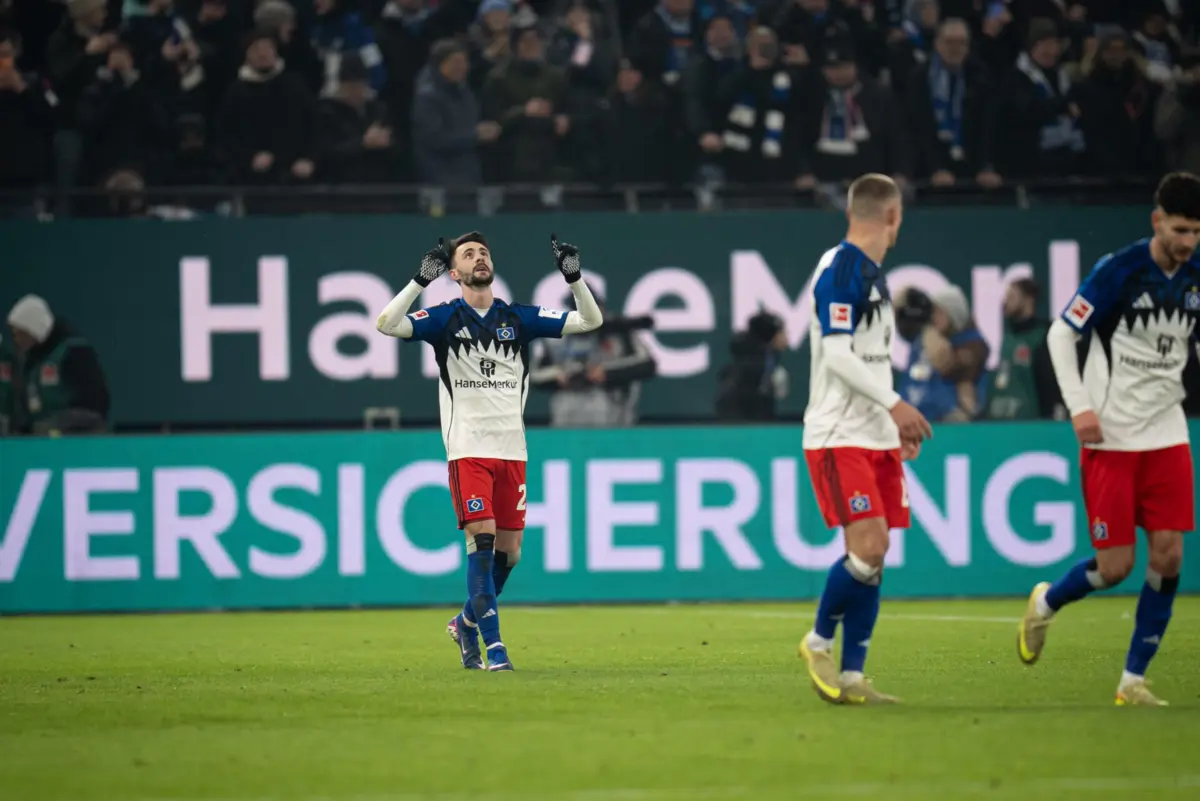 Fábio Vieira festeja o golo