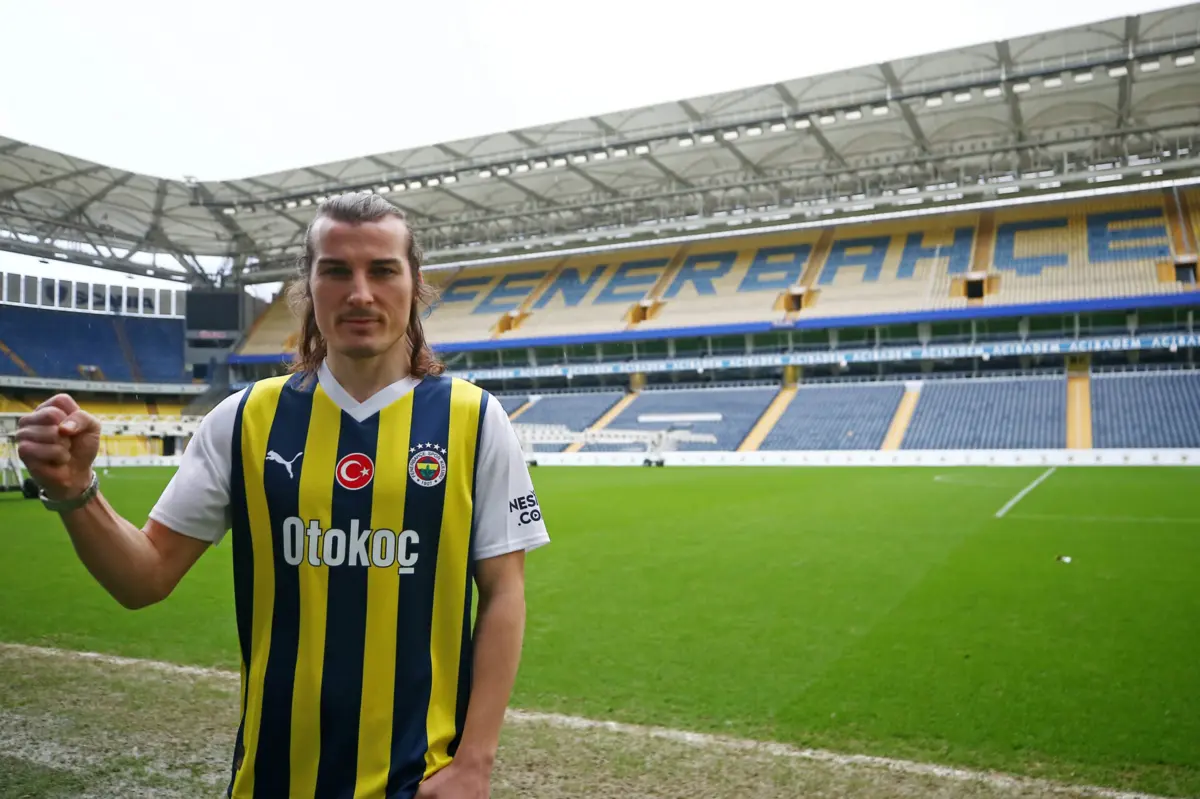 Imagem de contexto do artigo Fenerbahçe “não desviou” Soyuncu do FC Porto, garante Mário Branco