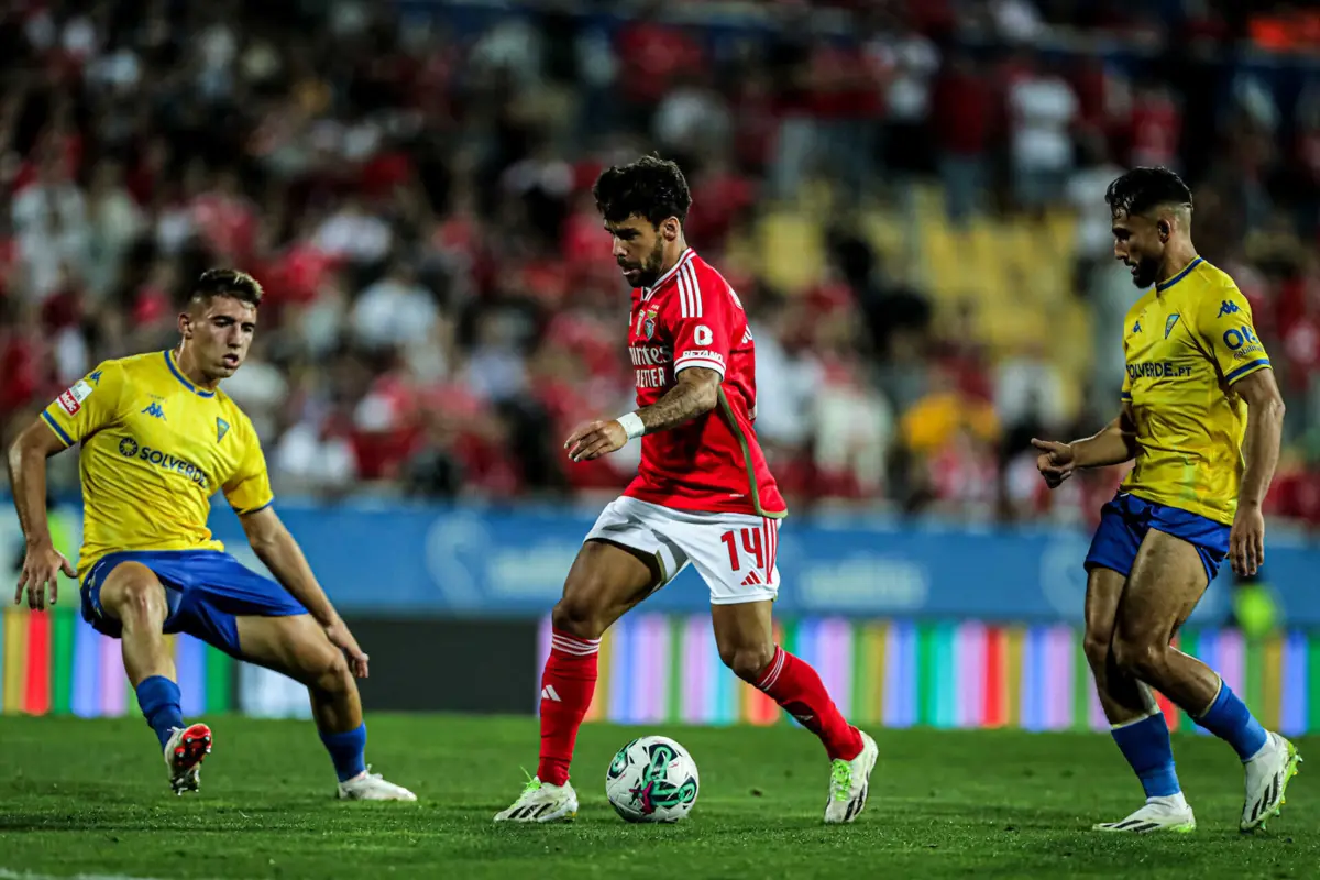 Bernat com a camisola do Benfica