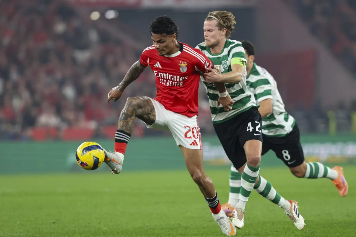 Richard Ríos com Hjulmand