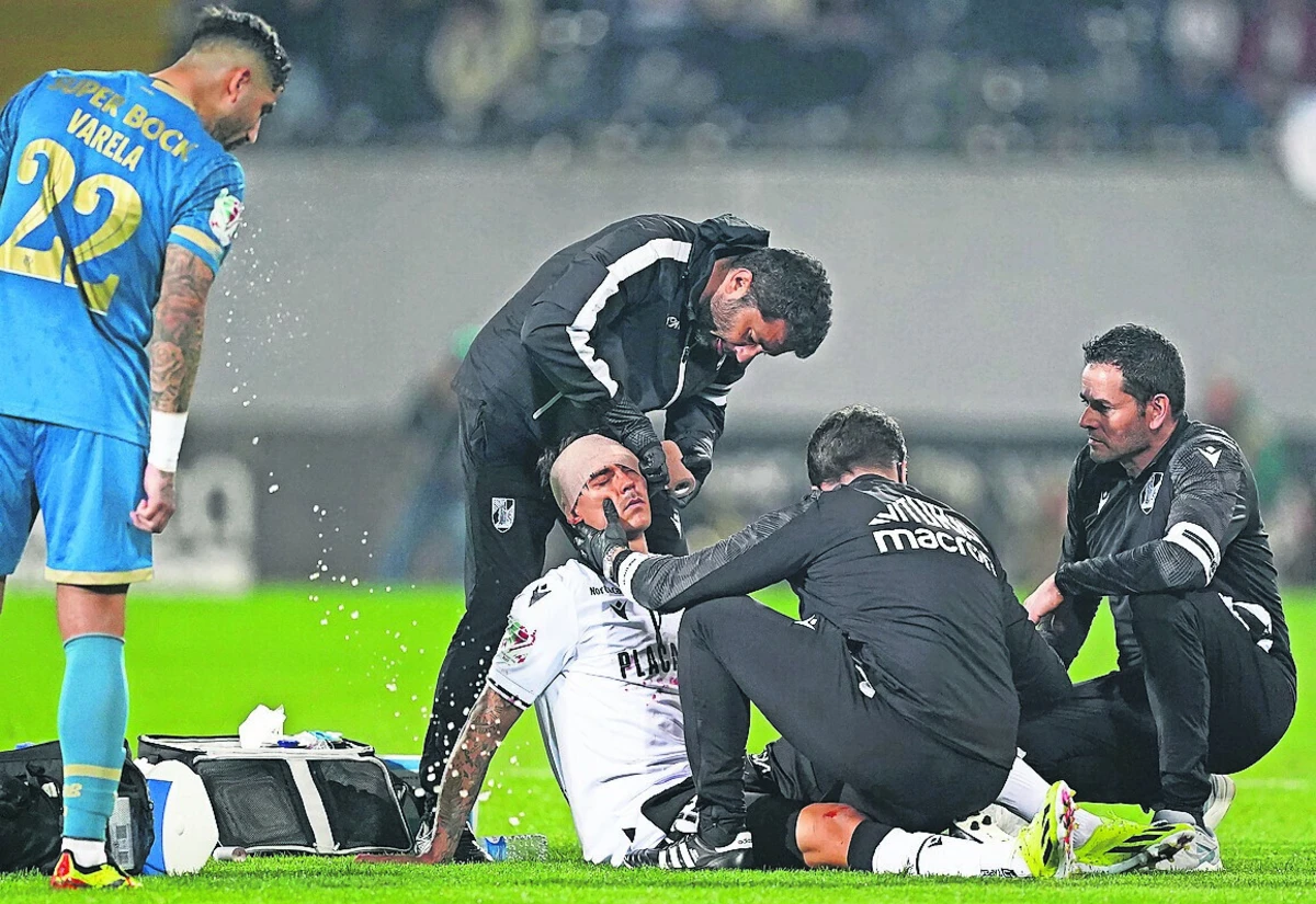 Assistência médica a Ricardo Mangas obrigou a uma paragem de nove minutos (Créditos: LUSA)