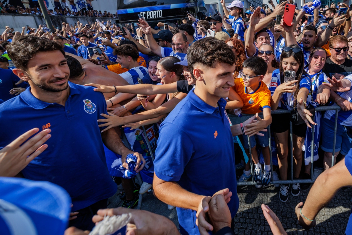 Tomás Pérez, à direita