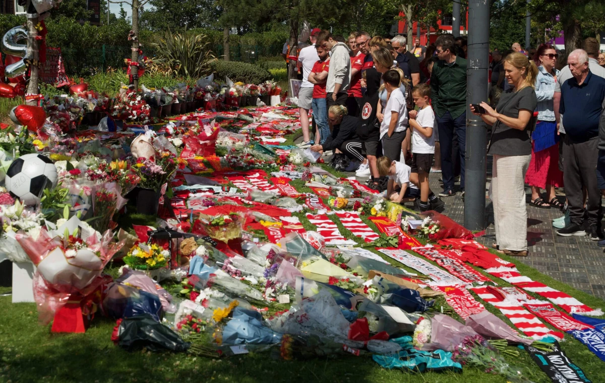 Homenagem a Diogo Jota em Anfield (Créditos: AFP)
