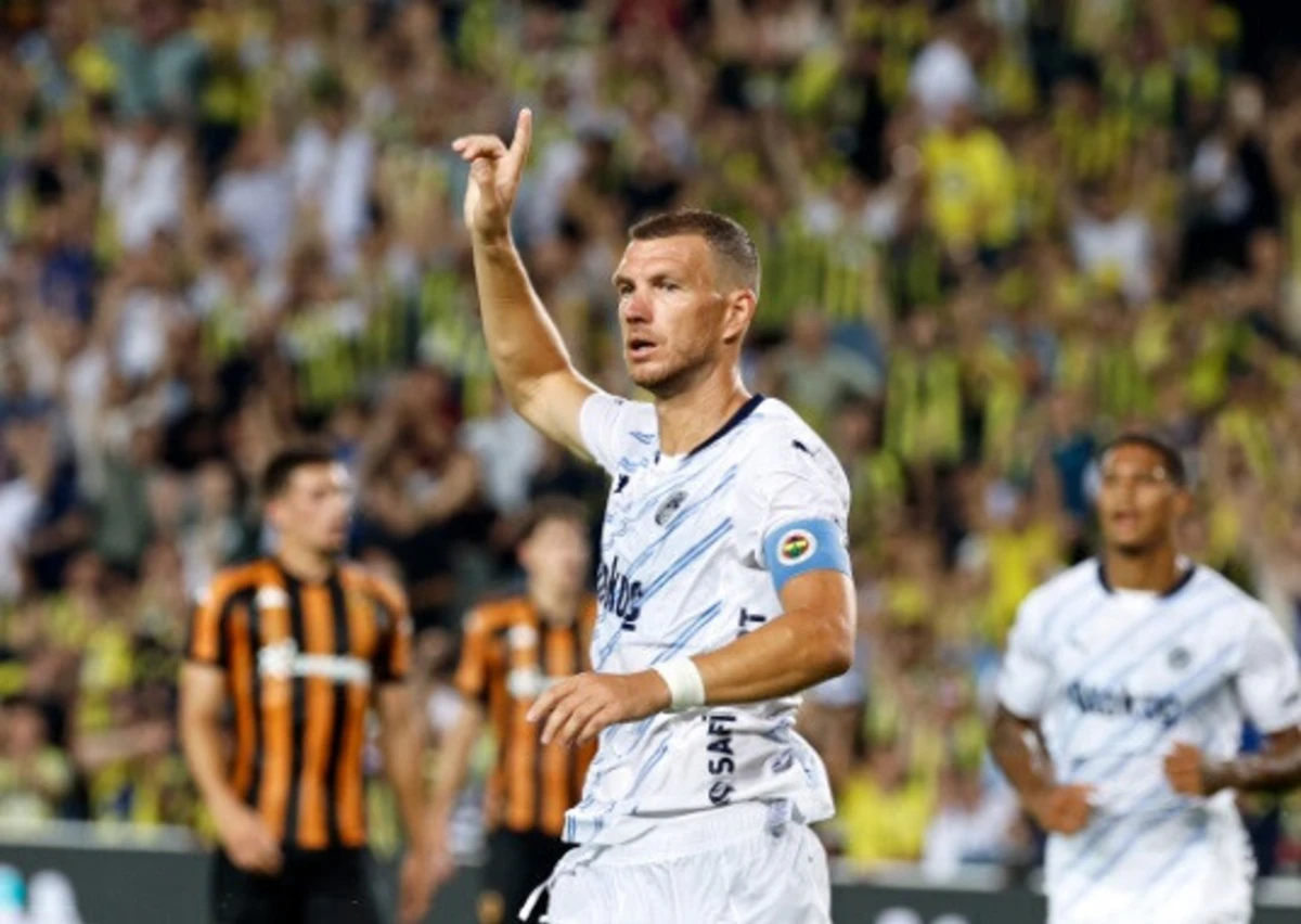 Dzeko (créditos: Fenerbahçe)