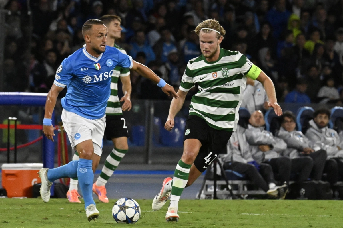 Hjulmand no jogo do Sporting em Nápoles, a 1 de outubro