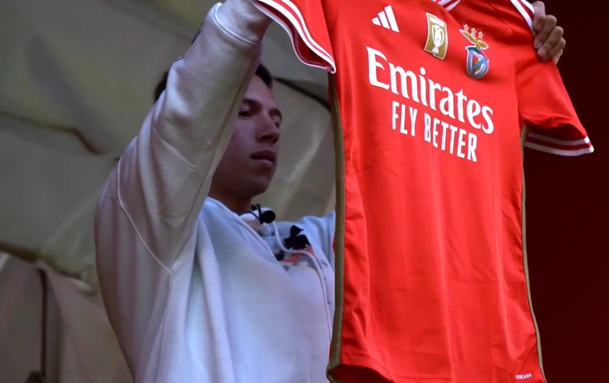 Imagem de contexto do artigo Prestianni é reforço do Benfica. Os pormenores do contrato