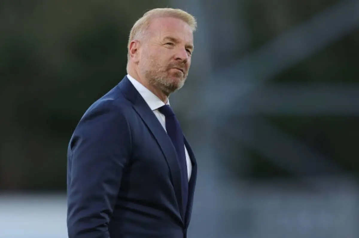 Igli Tare (créditos: X/@ZonaRossonera)