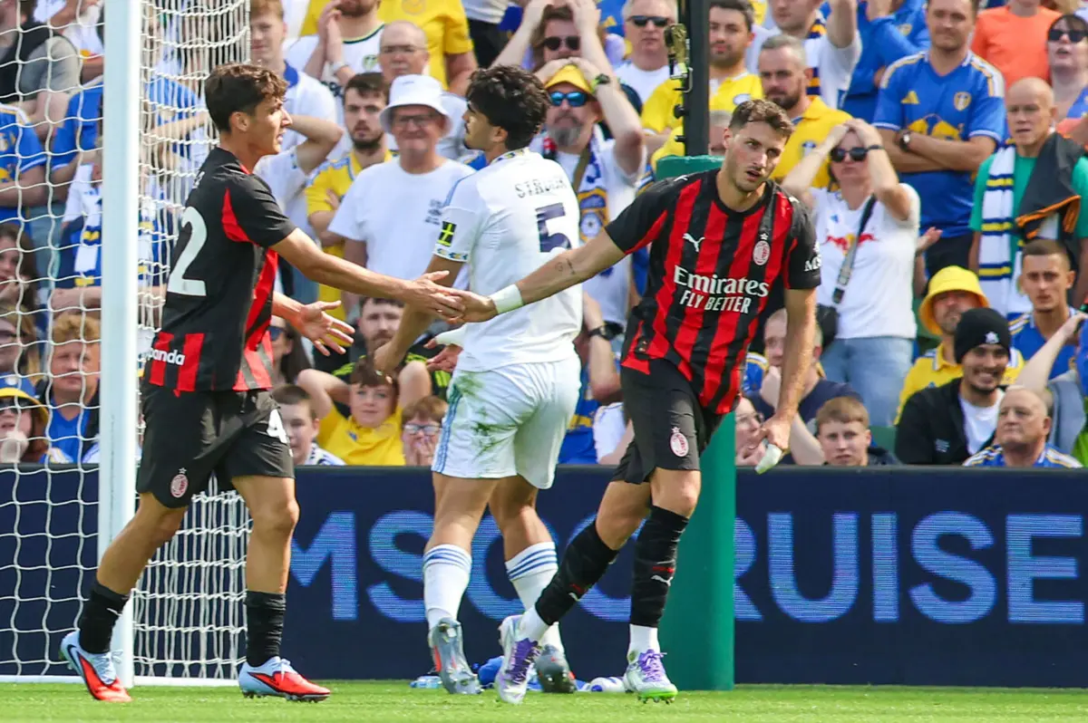 Santiago Giménez (Créditos: AFP)