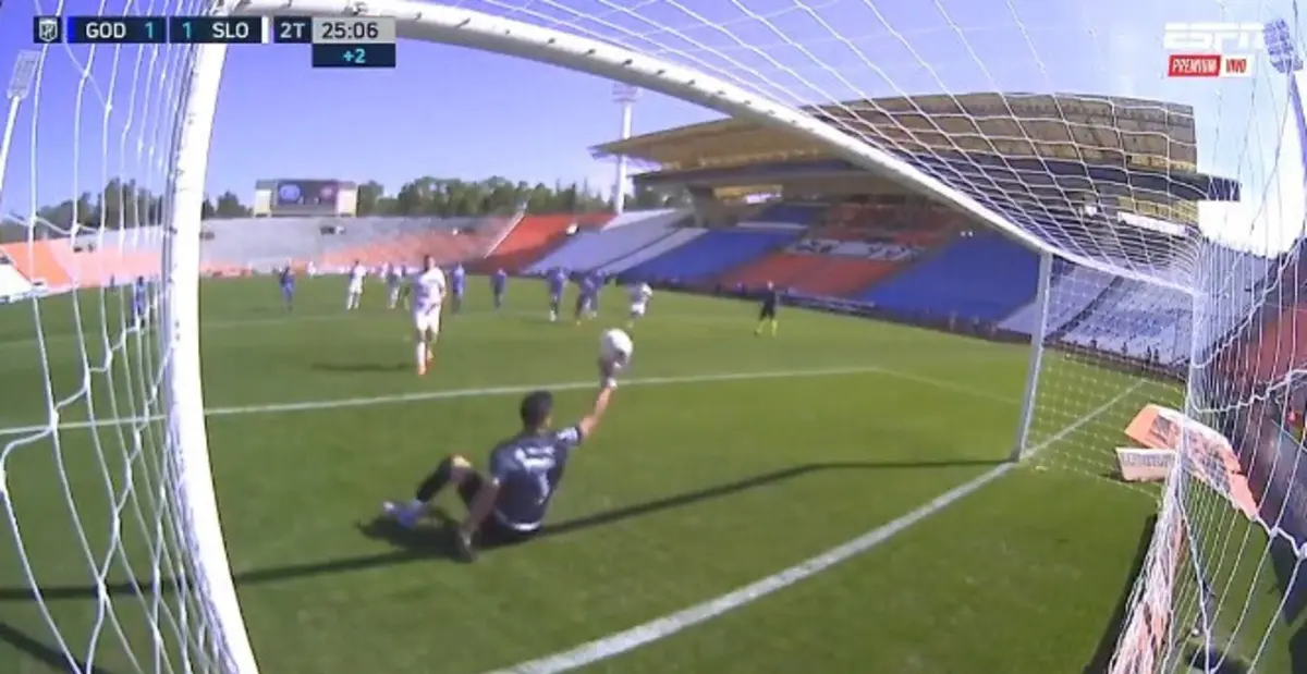 Lance de Fydriszewski (créditos: X/Reprodução)