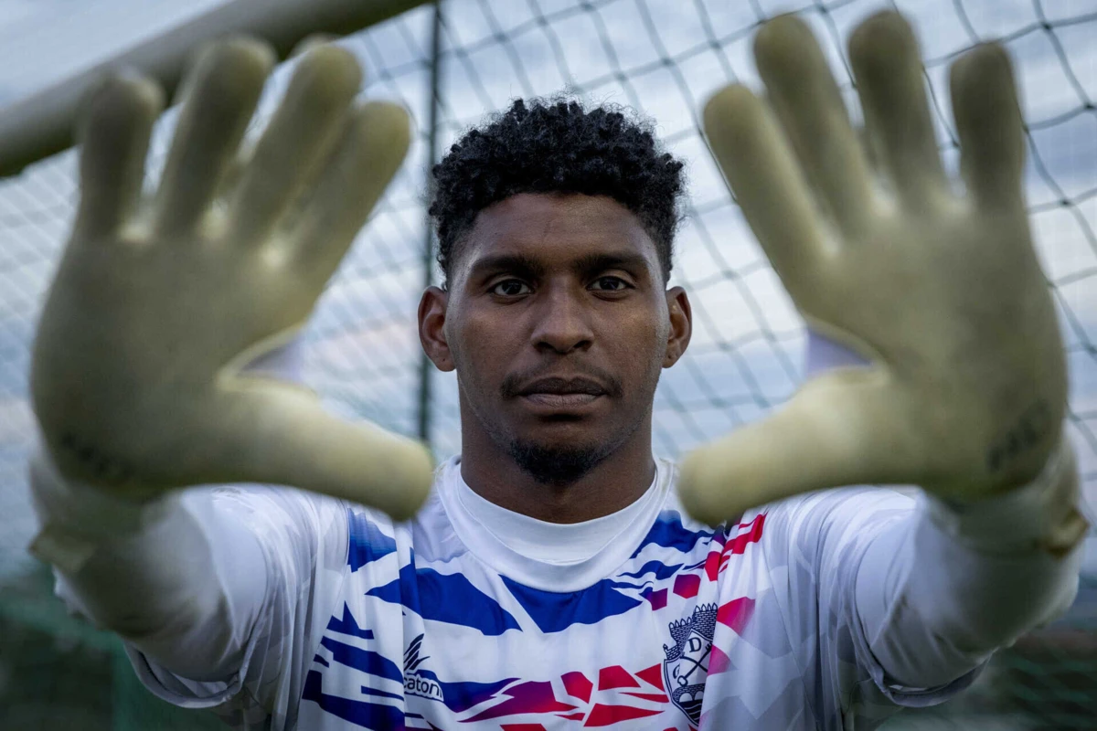 Imagem de contexto do artigo Hugo Souza, guarda-redes do Chaves: "Não importa o frio e o sol, eu vim para isto"