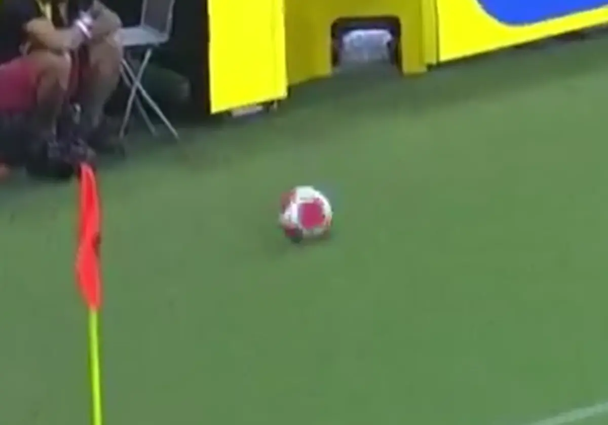 Imagem de contexto do artigo Em ação de marketing, patrocinador do Flamengo substituiu apanha-bolas por painéis publicitários. Ora veja