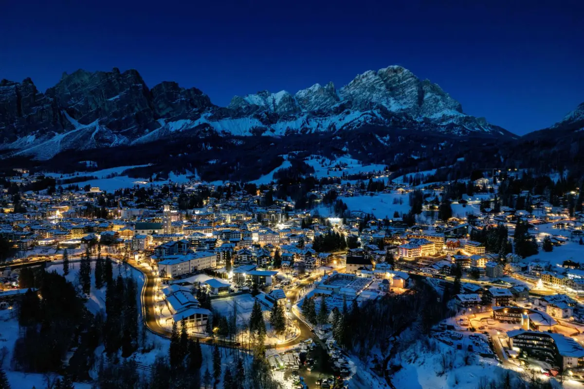 Imagem de contexto do artigo Autarca de Milão critica envio do ICE aos Jogos Olímpicos de Inverno em Itália