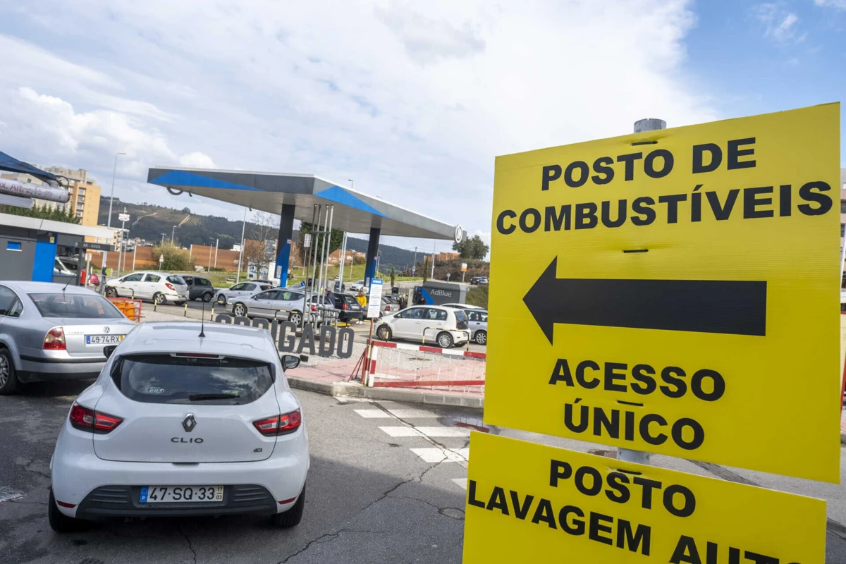 Preços dos combustíveis vão aumentar no início de novembro