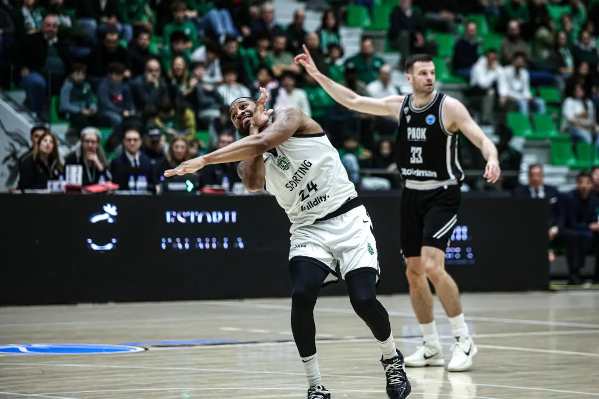 Lisboa,17/12/2025 - Esta tarde a equipa de Basquetebol do Sporting Clube de Portugal, Recebeu a equipa do PAOK BC para a 2.ª jornada da 2.ª fase / Grupo M da FIBA Europe Cup, no Pavilhão João Rocha em Lisboa.
Malik Morgan
(Mário Vasa)