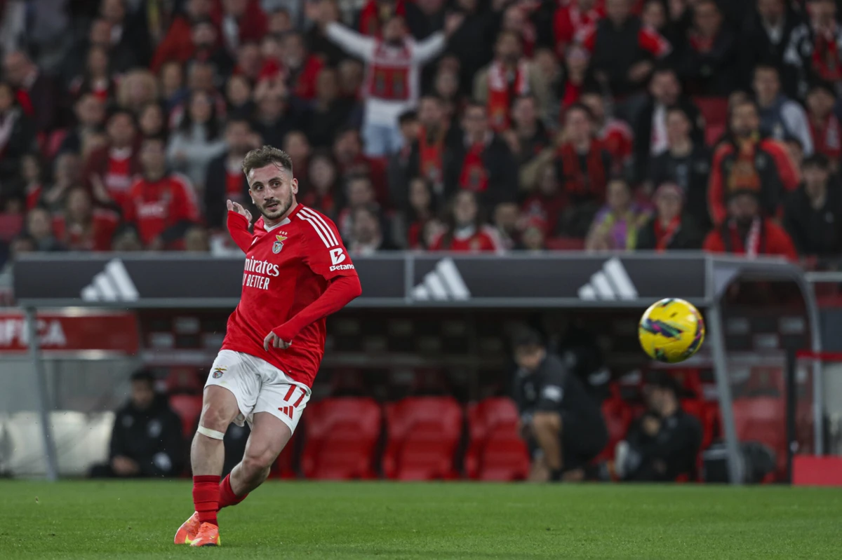 Akturkoglu marcou o golo do triunfo do Benfica frente ao V. Guimarães (Créditos: Pedro Rocha/Global Imagens)