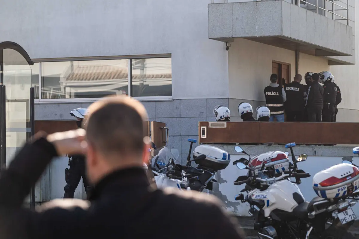 Imagem de contexto do artigo Primeira reação do advogado de Fernando Madureira: "Nenhuma delas tinha armas, estupefacientes..."