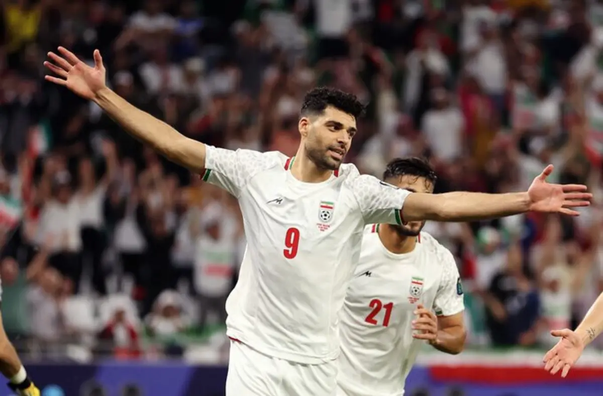 Mehdi Taremi marcou os dois golos da vitória do Irão sobre os Emirados Árabes Unidos