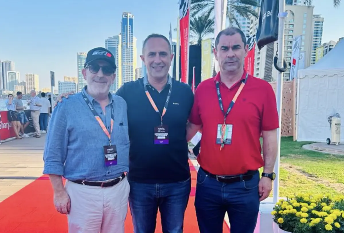 José Pinto, vereador da Câmara municipal de Lamego, Paulo Ferreira, presidente da Federação Portuguesa de Motonáutica, e José Manuel Gonçalves, presidente da Câmara Municipal do Peso da Régua (C