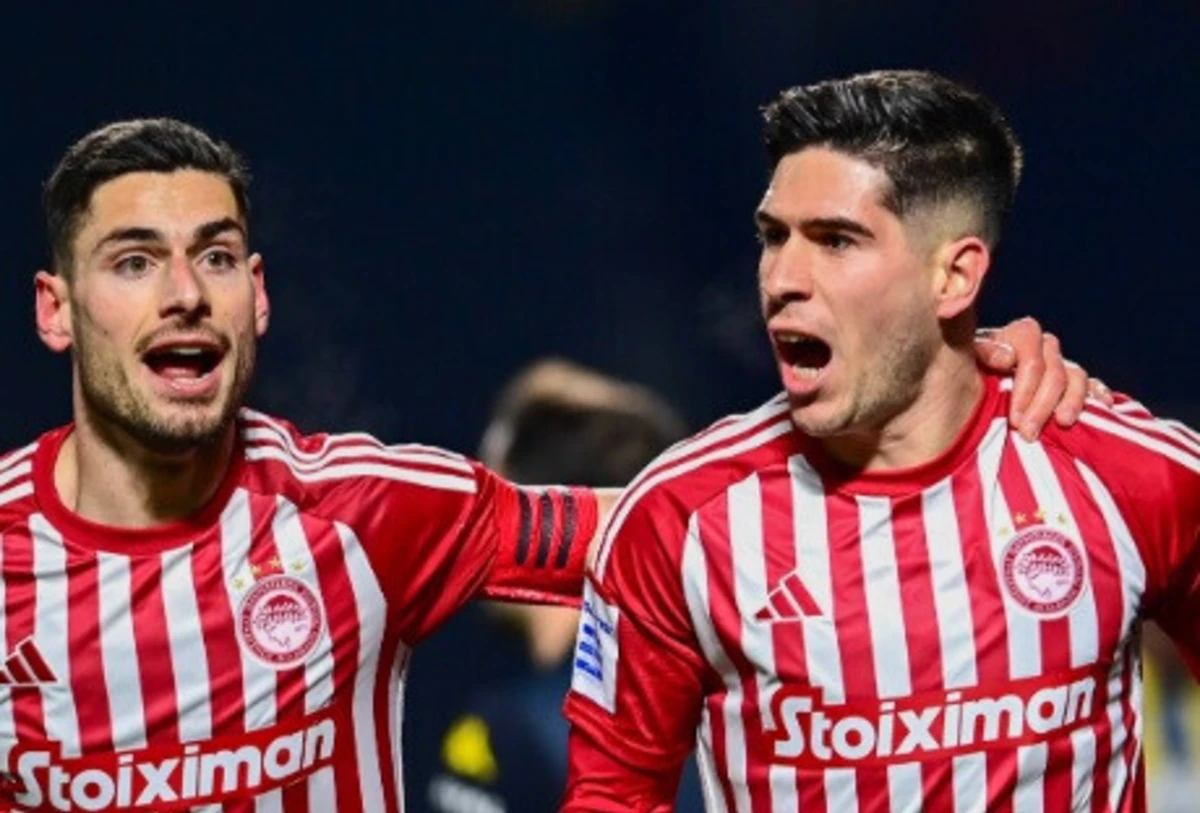 Fran Navarro, à direita (créditos: Olympiacos)
