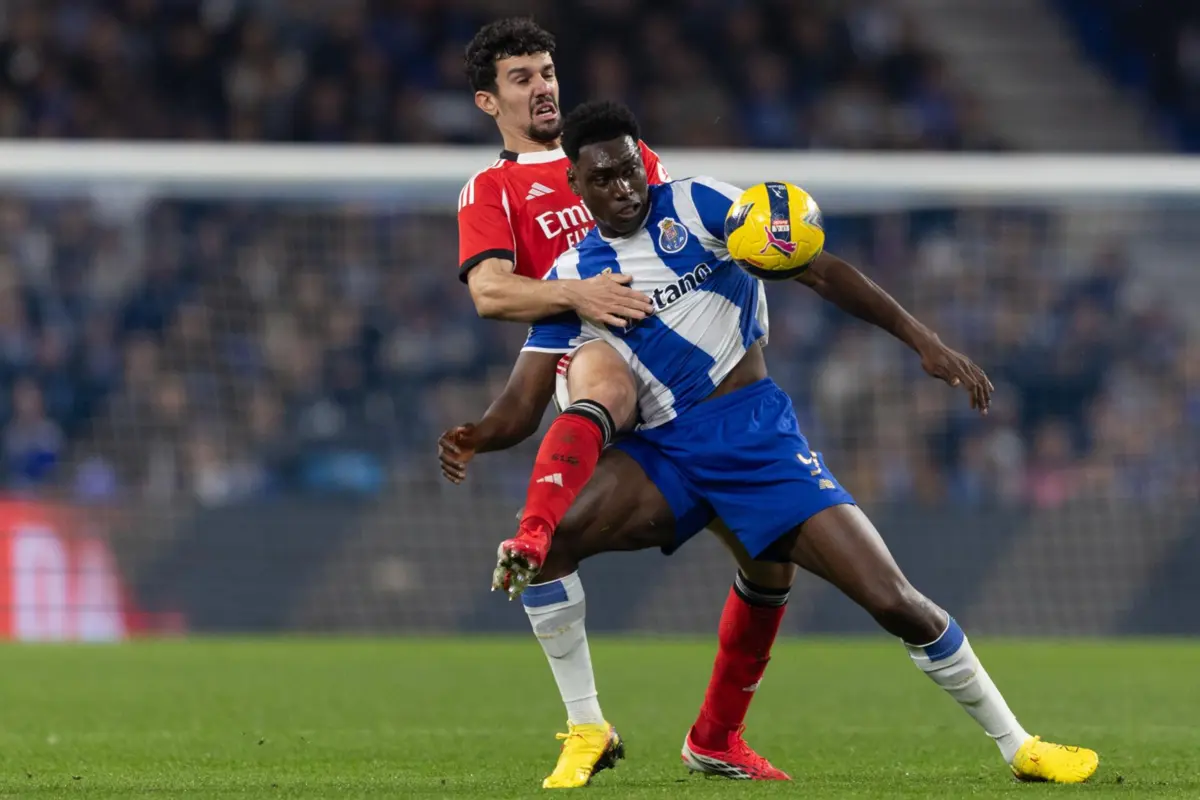 Tomás Araújo tenta travar Samu