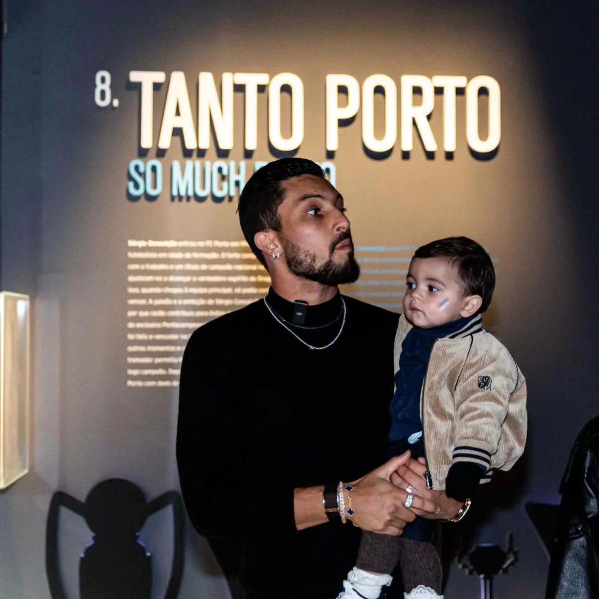 Imagem de contexto do artigo Alex Telles volta ao Dragão em dia de aniversário: "Uma casa onde fui muito feliz"