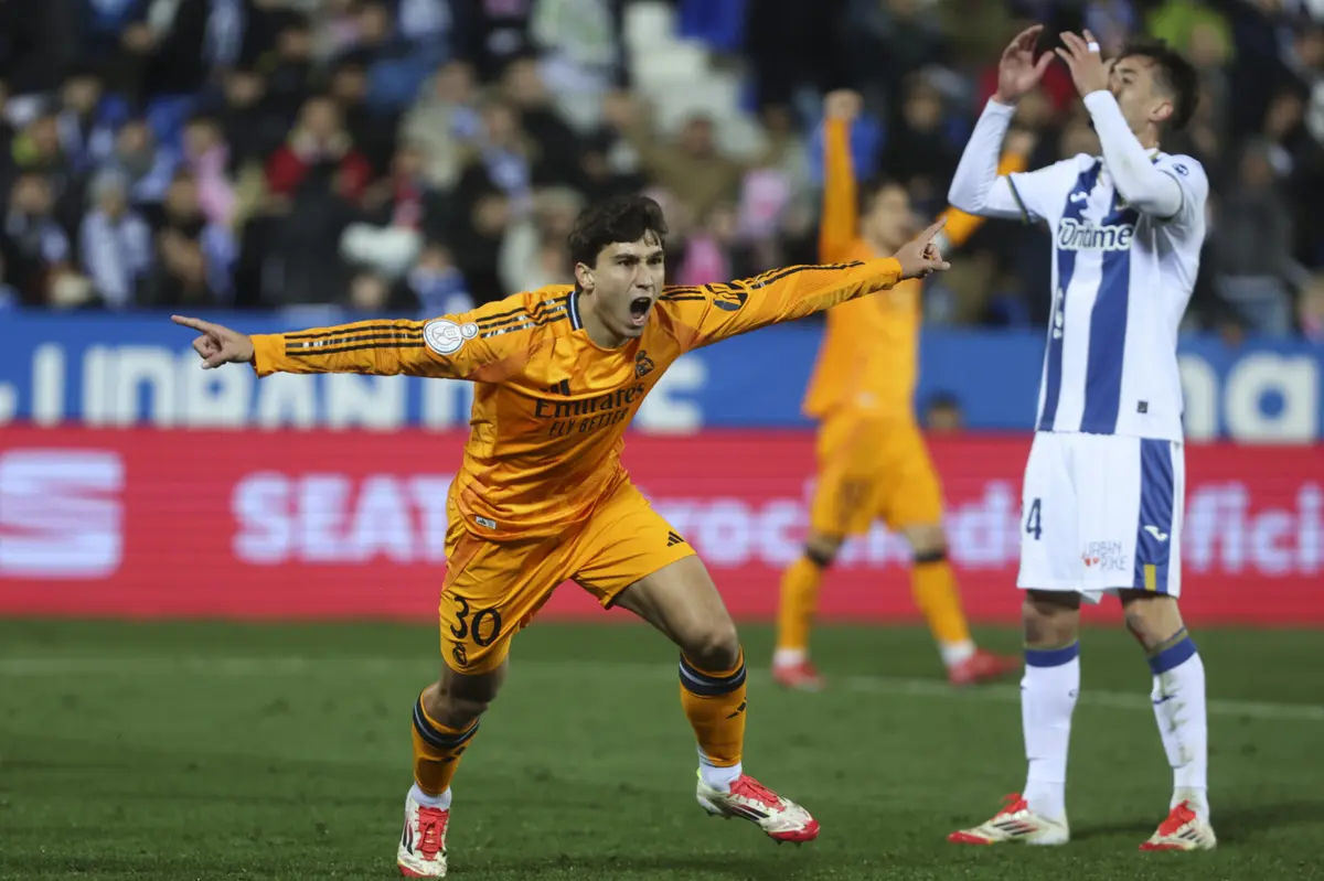 Imagem de contexto do artigo Gonzalo García renova até 2030 e integra a equipa principal do Real Madrid