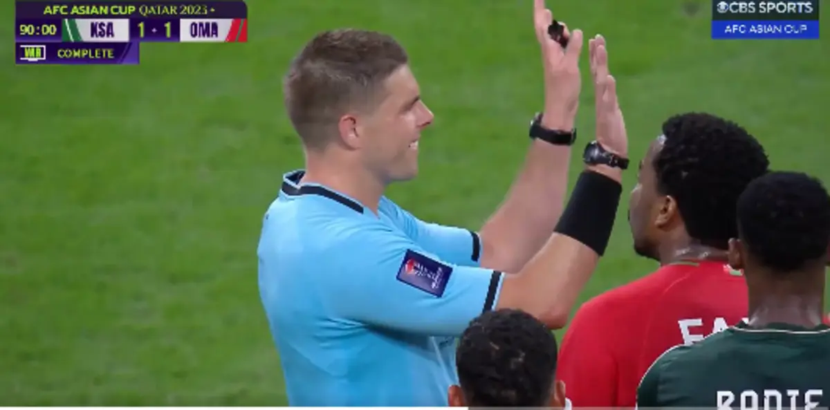 Imagem de contexto do artigo Insólito na Taça Asiática: VAR valida golo e o árbitro anula. Ora veja