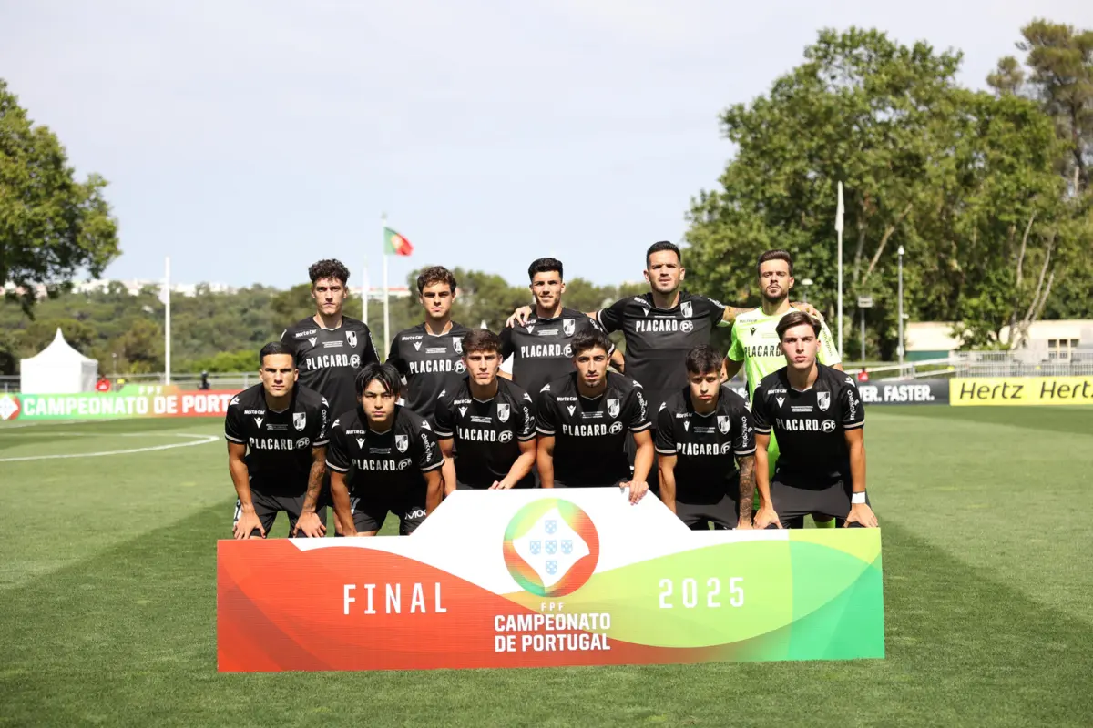 A equipa do V. Guimarães B (Créditos: FPF)