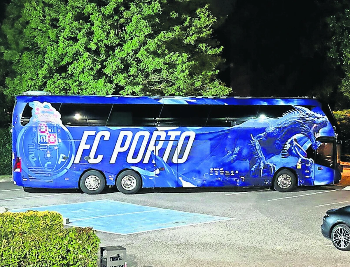 Imagem de contexto do artigo FC Porto convida adeptos a receberem a equipa na chegada do autocarro ao Dragão