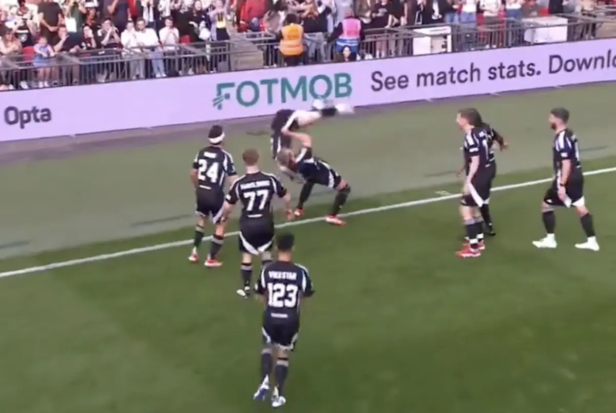 Imagem de contexto do artigo Em jogo solidário em Wembley, Logan Paul festeja golo ao estilo WWE. Ora veja