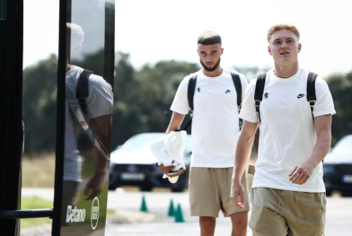 Imagem de contexto do artigo As imagens da partida do Sporting para a Madeira. 21 jogadores na comitiva