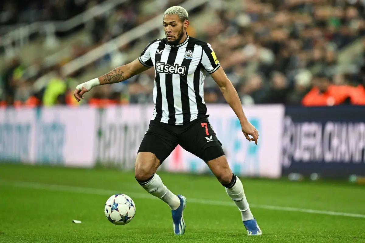 Joelinton, jogador do Newcastle (Créditos: Paul ELLIS / AFP)